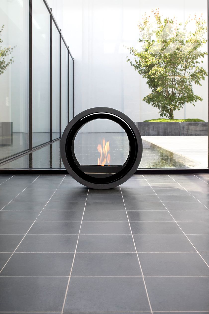 Freestanding bioethanol fireplace with panoramic glass ROLL FIRE By