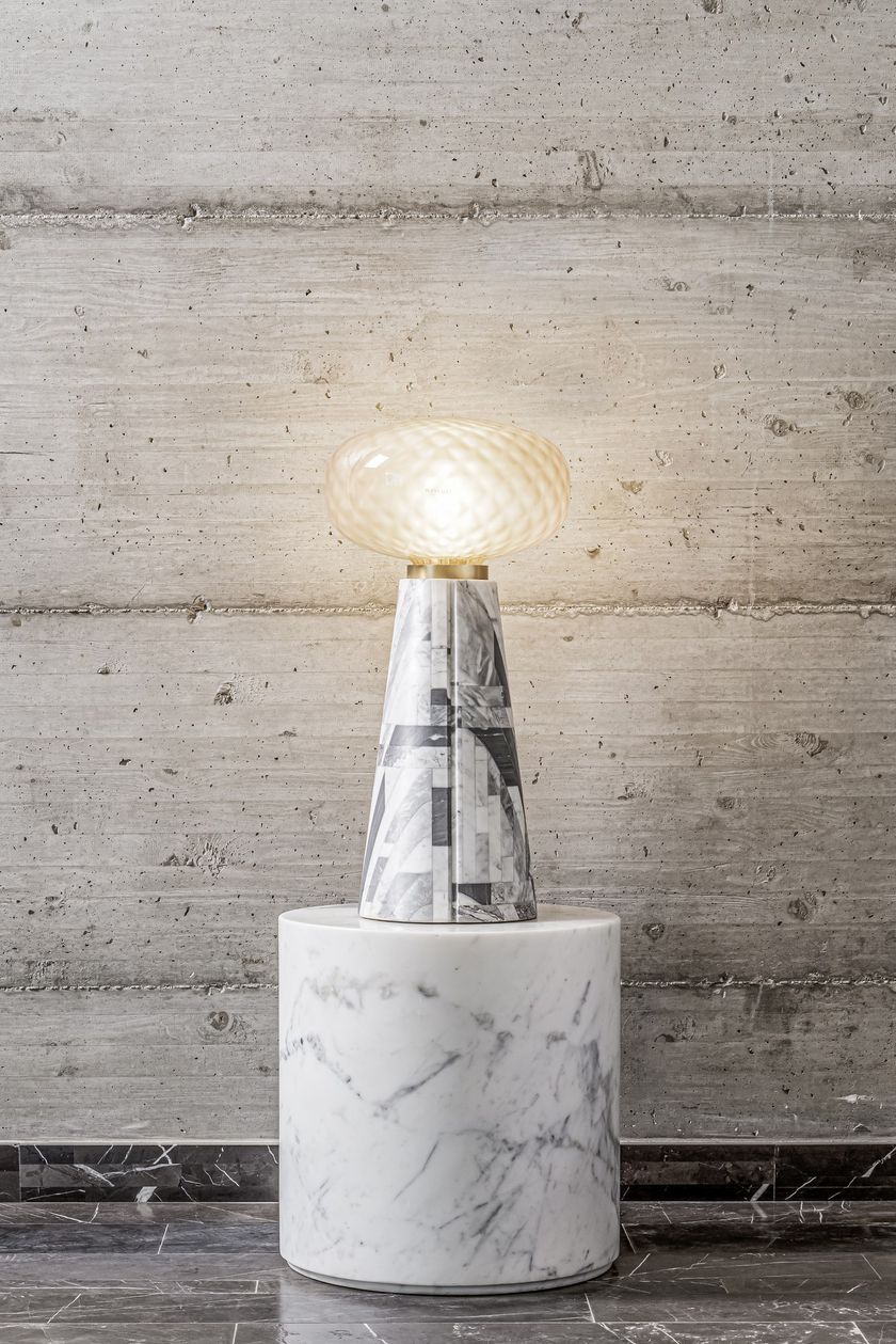 SEVEN BLOOMS by Stonethica - Lampada da terra in marmo di Carrara - 6