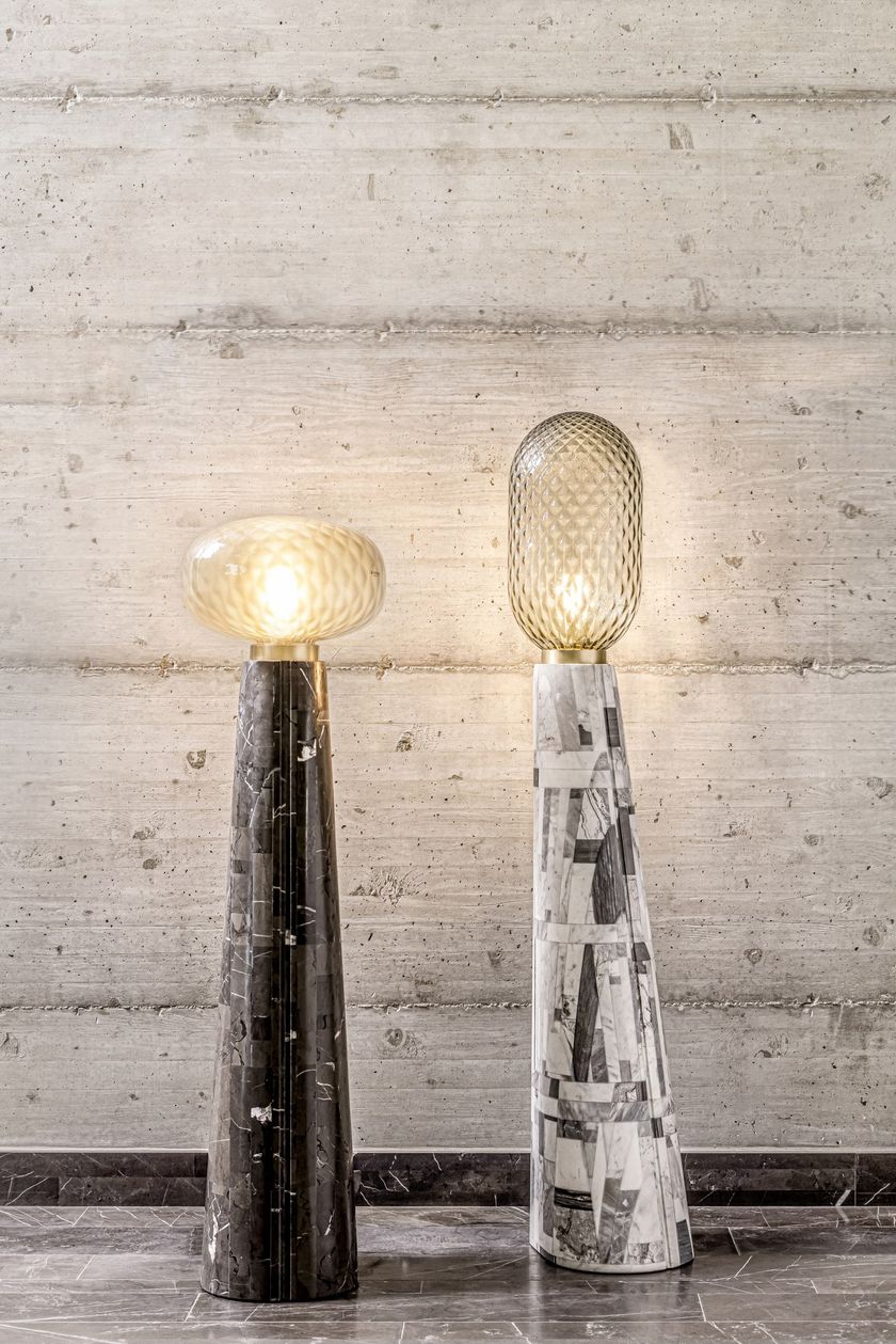 SEVEN BLOOMS by Stonethica - Lampada da terra in marmo di Carrara - 11