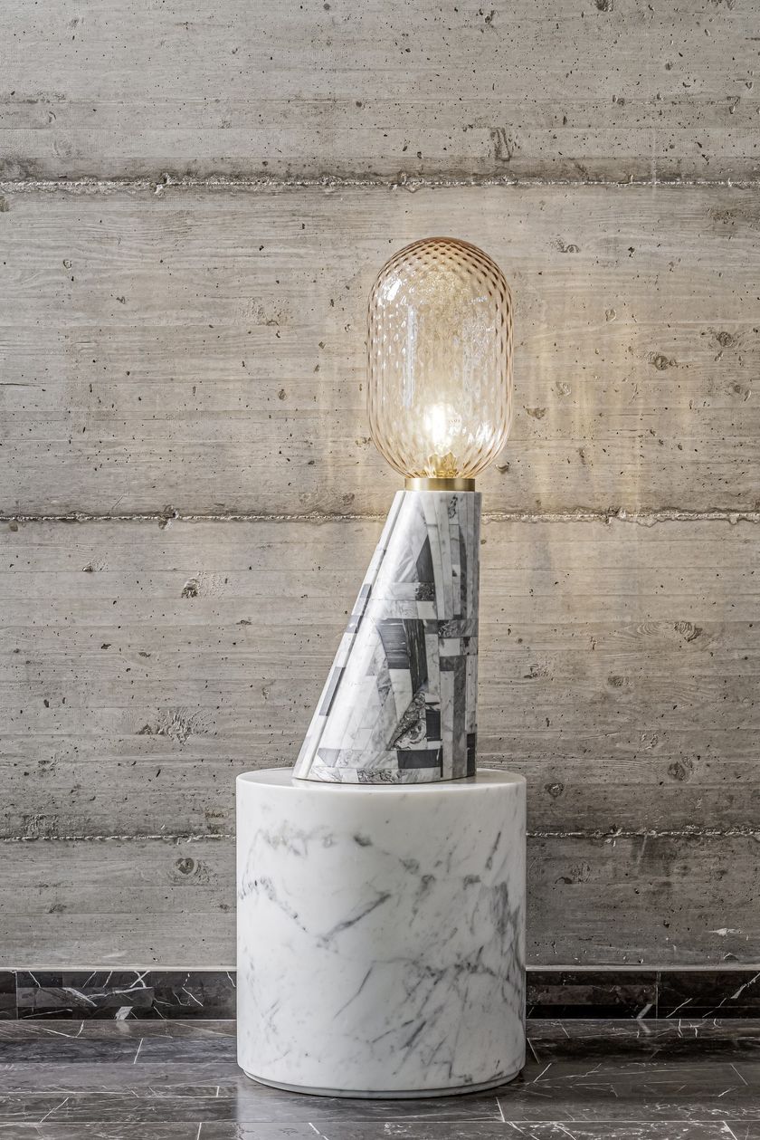 SEVEN BLOOMS by Stonethica - Lampada da terra in marmo di Carrara - 8