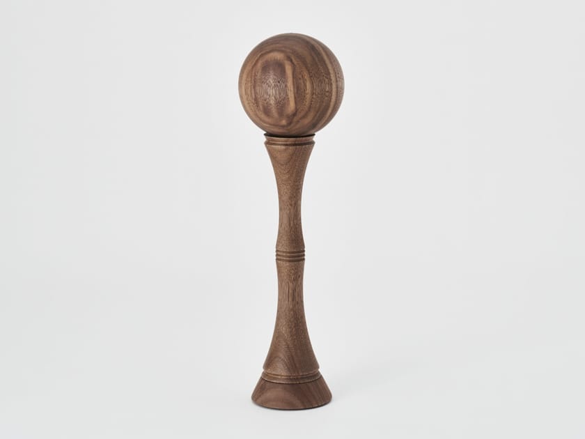 ROOTS | Soprammobile in noce