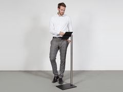 Supporto per tablet da terra&nbsp;ASYM - ART181 | Supporto per tablet - WISSMANN RAUMOBJEKTE