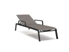 Lettino da giardino impilabile con braccioli&nbsp;CHELSEA - AKULA LIVING