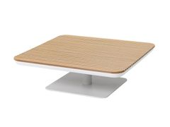 Tavolino da giardino quadrato in legno con base centrale&nbsp;NEW FREEDOM - ARTIE GARDEN INTERNATIONAL