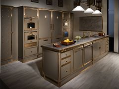 Cucina professionale su misura in acciaio con isola&nbsp;BEIGE GREY & BURNISHED BRASS - OFFICINE GULLO