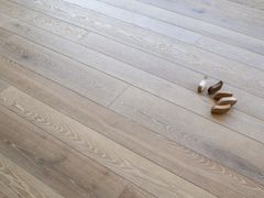 PARQUET SPAZZOLATO IN FRASSINO&nbsp;FRAXINUS PIETRA - CADORIN GROUP