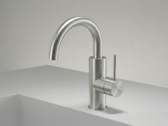 Miscelatore da cucina monoforo in acciaio inox con bocca girevole&nbsp;MILO 210 - CEADESIGN