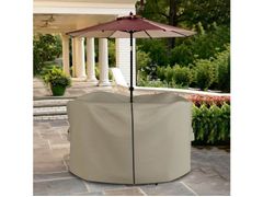Telo di protezione per set da pranzo con foro per ombrellone&nbsp;CUSTOM ROUND TABLE CHAIR SET COVERS W/ UMBRELLA HOLE - BAYPORT INTERNATIONAL