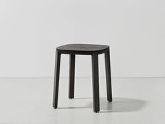 Sgabello basso in legno senza schienale&nbsp;COLLETTE - DISTRICT EIGHT DESIGN CO.
