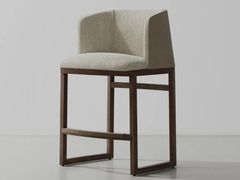 Sgabello da cucina con schienale&nbsp;HIDA - DISTRICT EIGHT DESIGN CO.