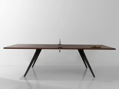 Tavolo da ping pong rettangolare in rovere e ghisa&nbsp;Tavolo da ping pong - DISTRICT EIGHT DESIGN CO.