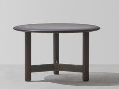 Tavolino basso rotondo in rovere&nbsp;STILT - DISTRICT EIGHT DESIGN CO.