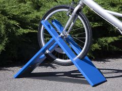 Portabici in polietilene&nbsp;RONNY  - DONYE DESIGN