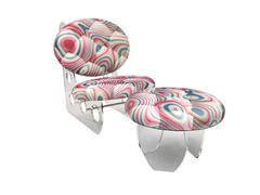 Poltroncina imbottita con struttura in plexiglass&nbsp;SLED - FEZA DSGN