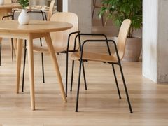 Sedia impilabile in legno con braccioli&nbsp;DOLPHIN - GRADO DESIGN FURNITURES CO.