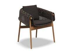 Sedia da giardino in vimini e teak con braccioli&nbsp;WRAP  - GLOSTER FURNITURE