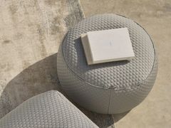 Pouf da giardino sfoderabile rotondo in tessuto tecnico&nbsp;NITA - DISTRIBUYEN ECOMMERCE GROUP