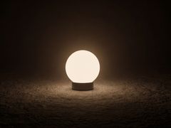 Lampada da tavolo in polietilene&nbsp;GLOBO - KETTAL