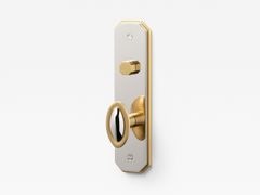 Pomolo per porta in ottone su placca con serratura&nbsp;DUET - LO & CO INTERIORS