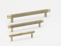 Maniglia per mobili a ponte in ottone&nbsp;KINTORE - LO & CO INTERIORS