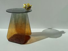 Tavolino rotondo in vetro di Murano&nbsp;YOUMY AMBRE GRIGIO MAPS - MADEMOISELLE JO