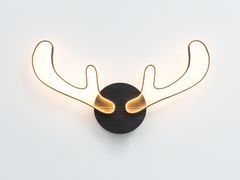 Lampada da parete a LED in legno massello&nbsp;HORNS - NEXT LEVEL DESIGN STUDIO
