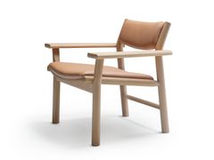 Poltroncina in rovere con braccioli&nbsp;AKADEMIA LOUNGE - NIKARI