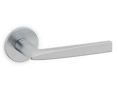 Maniglia in ottone su rosetta&nbsp;FLUTE - OLIVARI B