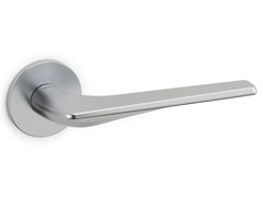 Maniglia in ottone su rosetta&nbsp;TWIST - OLIVARI B