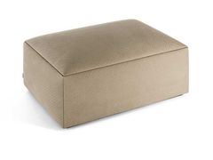 Pouf in pelle&nbsp;KUBAYA - POLTRONA FRAU S.P.A. SINGLE MEMBER