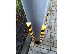 Protezione paracolpi in poliuretano&nbsp;Paraspigoli giallo/neri in poliuretano con biadesivo - PROEXPANSO