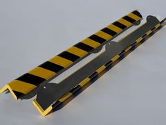 Protezione paracolpi in poliuretano&nbsp;Paraspigoli giallo/neri in poliuretano con supporto in acciaio - PROEXPANSO