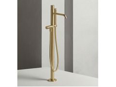 Miscelatore per vasca da terra con doccetta&nbsp;GRANO 6630517 - QD ITALIA