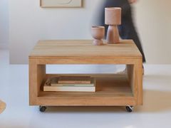 Tavolino quadrato in teak con ruote&nbsp;ANOA  - TICKET FOR THE MOON