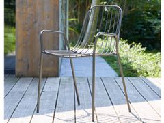 Sedia da giardino in metallo verniciato con braccioli&nbsp;ARTY  - TICKET FOR THE MOON