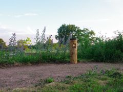 Paletto luminoso a LED ad energia solare in castagno&nbsp;PIATTO SOLAR - TIMBERLAB