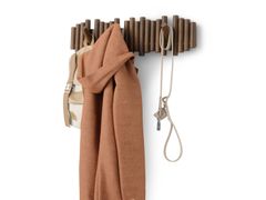 Appendiabiti da parete in legno&nbsp;PICKET 8 - UMBRA