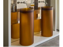 Lavamani freestanding in resina&nbsp;VEXO - VALLV� USA AND EXPORT