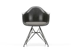 Sedia in fibra di vetro con seduta imbottita con braccioli&nbsp;DAR FIBERGLASS ARMCHAIR - VITRA
