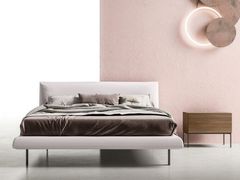 Letto matrimoniale imbottito&nbsp;BLUNT - ZALF
