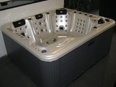 BL-829 | 5-seats hot tub