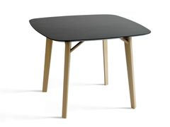 TRIA | Dining table