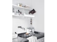 BATHROOM E by String Furniture - Mensola bagno in acciaio verniciato a polvere - 2