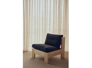 ICON by Form & Refine - Poltrona in legno e tessuto - 10