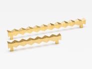 FORMA PULL by Lo & Co Interiors - Maniglia per mobili in ottone