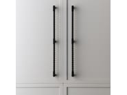 ORBE PULL LARGE by Lo & Co Interiors - Maniglia per mobili in ottone - 10