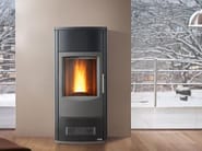 P163 | Stufa by Piazzetta - Stufa a pellet in acciaio per riscaldamento aria