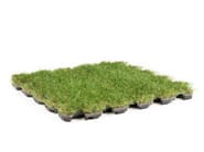 Pavimento modulare drenante con finitura in erba sintetica