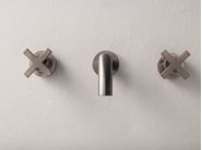 LINE by Rubinetterie Treemme - Rubinetto per lavabo a 3 fori a muro in ottone