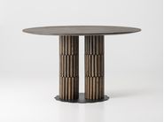 Tivoli | Tables and wood chairs